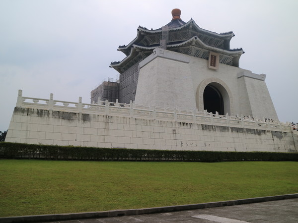 中正紀念堂：【台北旅遊】中正紀念堂漫遊/梅花/櫻花/杜鵑花/森林芬多精一次滿足