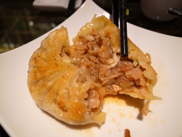 餡老滿(南港旗艦店)：<食記> 藏身辦公大樓中的豪華宮廷北京菜～視覺兼味覺饗宴阿！！！