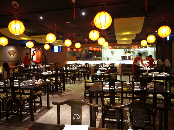 餡老滿(南港旗艦店)：<食記> 藏身辦公大樓中的豪華宮廷北京菜～視覺兼味覺饗宴阿！！！