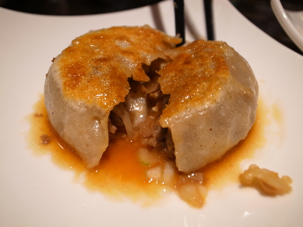 餡老滿(南港旗艦店)：<食記> 藏身辦公大樓中的豪華宮廷北京菜～視覺兼味覺饗宴阿！！！