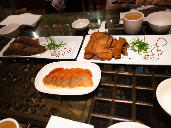 餡老滿(南港旗艦店)：<食記> 藏身辦公大樓中的豪華宮廷北京菜～視覺兼味覺饗宴阿！！！