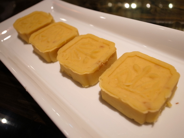 餡老滿(南港旗艦店)：<食記> 藏身辦公大樓中的豪華宮廷北京菜～視覺兼味覺饗宴阿！！！