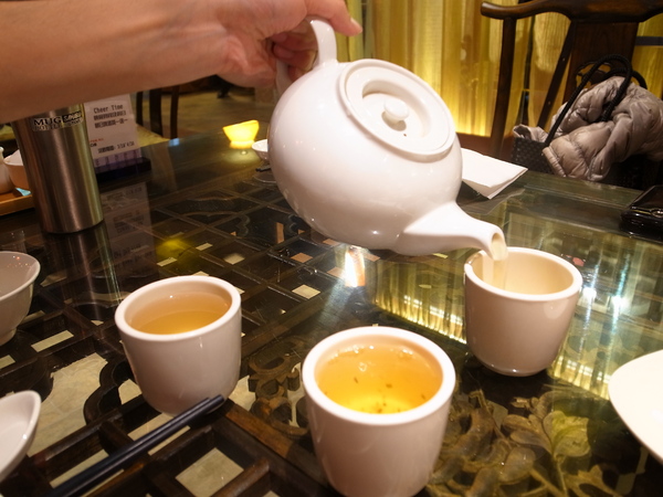 餡老滿(南港旗艦店)：<食記> 藏身辦公大樓中的豪華宮廷北京菜～視覺兼味覺饗宴阿！！！