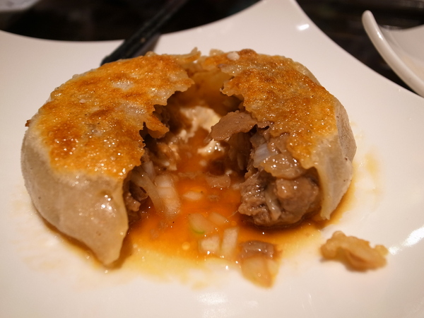 餡老滿(南港旗艦店)：<食記> 藏身辦公大樓中的豪華宮廷北京菜～視覺兼味覺饗宴阿！！！