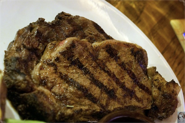 澳美客Outback Steakhouse(台北敦化店)：[試吃] 友善餐廳 澳美客牛排 outback (敦北店)~炭火烤的好滋味