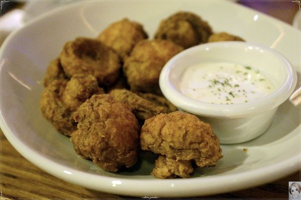 澳美客Outback Steakhouse(台北敦化店)：[試吃] 友善餐廳 澳美客牛排 outback (敦北店)~炭火烤的好滋味