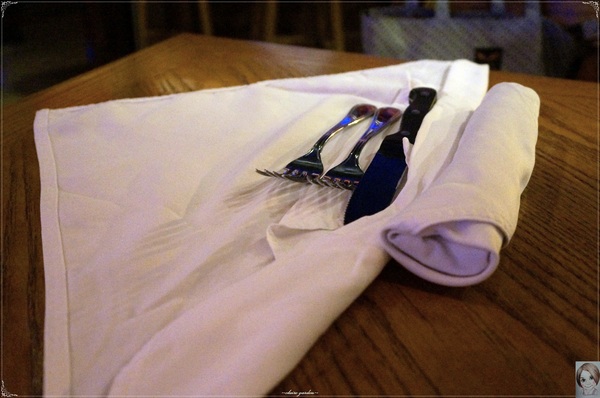 澳美客Outback Steakhouse(台北敦化店)：[試吃] 友善餐廳 澳美客牛排 outback (敦北店)~炭火烤的好滋味