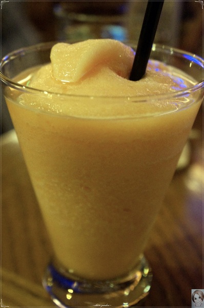 澳美客Outback Steakhouse(台北敦化店)：[試吃] 友善餐廳 澳美客牛排 outback (敦北店)~炭火烤的好滋味