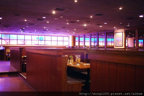 澳美客Outback Steakhouse(台北敦化店)：道地美式料理排餐。【澳美客Outback Steakhouse(台北敦化店)】