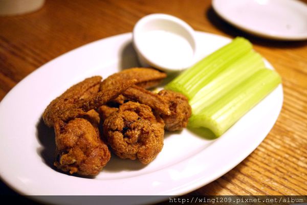 澳美客Outback Steakhouse(台北敦化店)：道地美式料理排餐。【澳美客Outback Steakhouse(台北敦化店)】