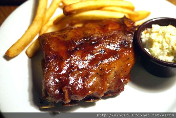 澳美客Outback Steakhouse(台北敦化店)：道地美式料理排餐。【澳美客Outback Steakhouse(台北敦化店)】