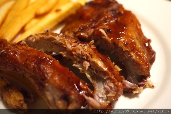 澳美客Outback Steakhouse(台北敦化店)：道地美式料理排餐。【澳美客Outback Steakhouse(台北敦化店)】