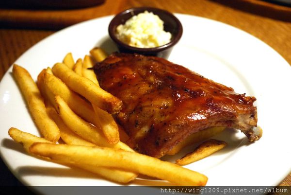 澳美客Outback Steakhouse(台北敦化店)：道地美式料理排餐。【澳美客Outback Steakhouse(台北敦化店)】