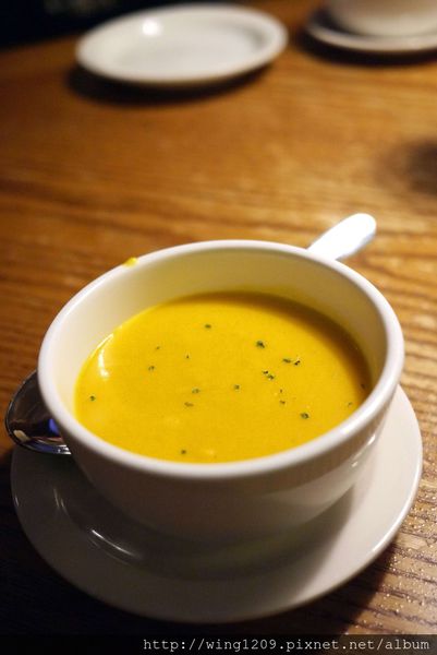 澳美客Outback Steakhouse(台北敦化店)：道地美式料理排餐。【澳美客Outback Steakhouse(台北敦化店)】