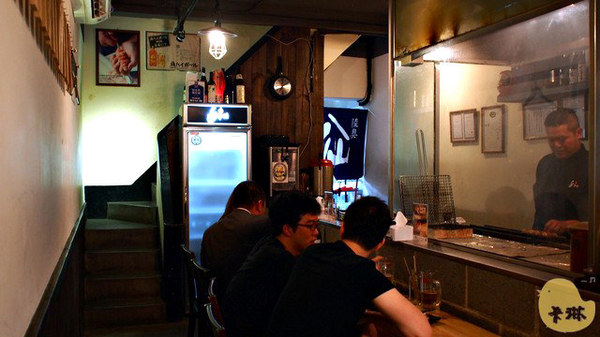 手串本舖串燒：【試吃】《手串本铺》手灑鹽花及950度熱情的職人串燒