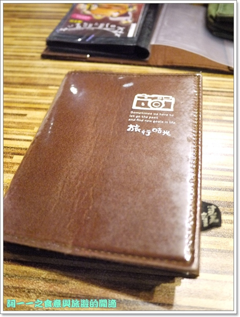 艾可先生漢堡餐廳(勤美店):台中美食 艾可先生漢堡(勤美店) 冰淇淋薯條&牛肉堡