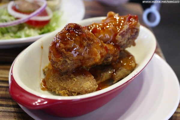 艾可先生漢堡餐廳(勤美店)：艾可先生漢堡餐廳(勤美店)~價格實惠‧學生最❤~103.06.30