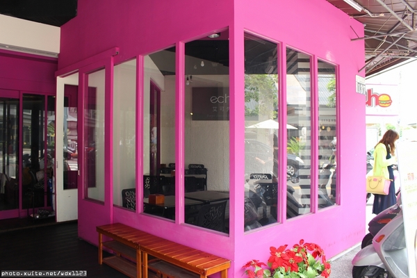 艾可先生漢堡餐廳(勤美店)：艾可先生漢堡餐廳(勤美店)~價格實惠‧學生最❤~103.06.30