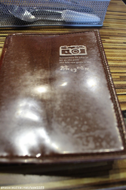 艾可先生漢堡餐廳(勤美店)：艾可先生漢堡餐廳(勤美店)~價格實惠‧學生最❤~103.06.30