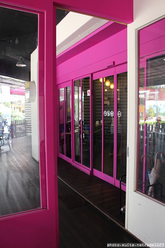 艾可先生漢堡餐廳(勤美店)：艾可先生漢堡餐廳(勤美店)~價格實惠‧學生最❤~103.06.30