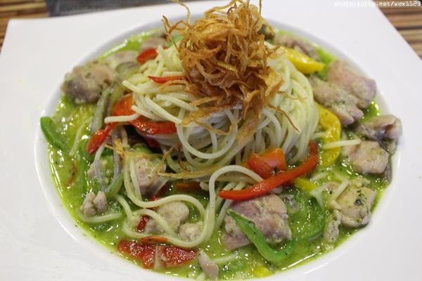 艾可先生漢堡餐廳(勤美店)：艾可先生漢堡餐廳(勤美店)~價格實惠‧學生最❤~103.06.30