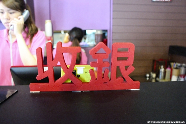 艾可先生漢堡餐廳(勤美店)：艾可先生漢堡餐廳(勤美店)~價格實惠‧學生最❤~103.06.30