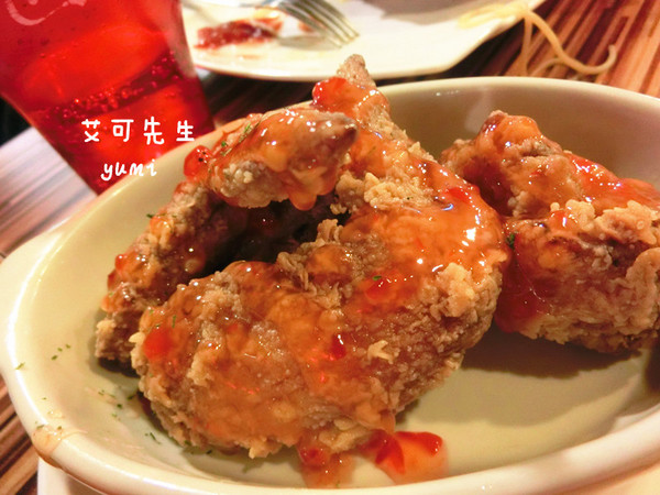 艾可先生漢堡餐廳(勤美店)：【台中食記】學生最愛!平價美式餐廳 免收服務費@艾可先生漢堡餐廳(勤美店)