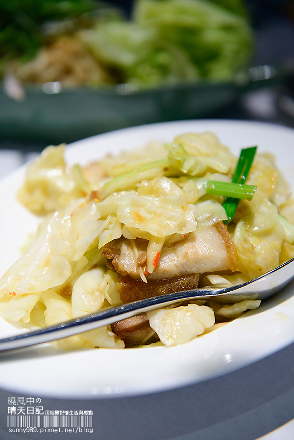 晶湯匙泰式主題餐廳(台北京站店):【晶湯匙京站店】好吃到把湯匙都吞下去的咖哩軟殼蟹