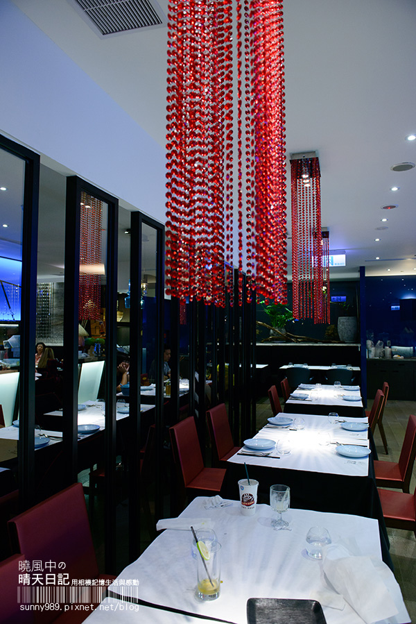 晶湯匙泰式主題餐廳(台北京站店):【晶湯匙京站店】好吃到把湯匙都吞下去的咖哩軟殼蟹