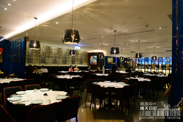 晶湯匙泰式主題餐廳(台北京站店):【晶湯匙京站店】好吃到把湯匙都吞下去的咖哩軟殼蟹