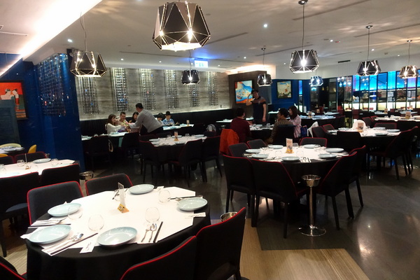 晶湯匙泰式主題餐廳(台北京站店)：(胖樺食記)台北車站京站內道地泰式料理「晶湯匙」，兼顧台灣人口味且氣氛佳服務好，適合多人聚餐