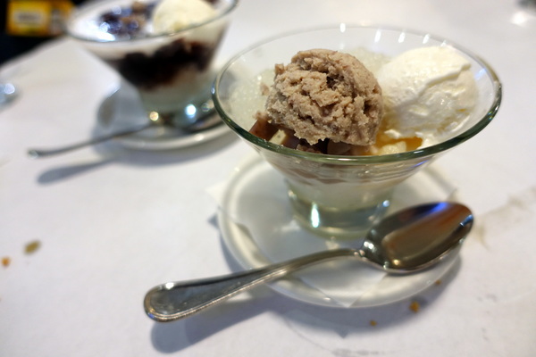 晶湯匙泰式主題餐廳(台北京站店)：(胖樺食記)台北車站京站內道地泰式料理「晶湯匙」，兼顧台灣人口味且氣氛佳服務好，適合多人聚餐