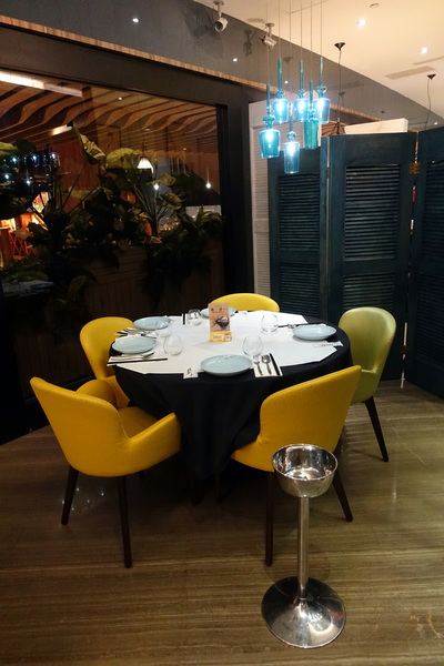 晶湯匙泰式主題餐廳(台北京站店)：(胖樺食記)台北車站京站內道地泰式料理「晶湯匙」，兼顧台灣人口味且氣氛佳服務好，適合多人聚餐