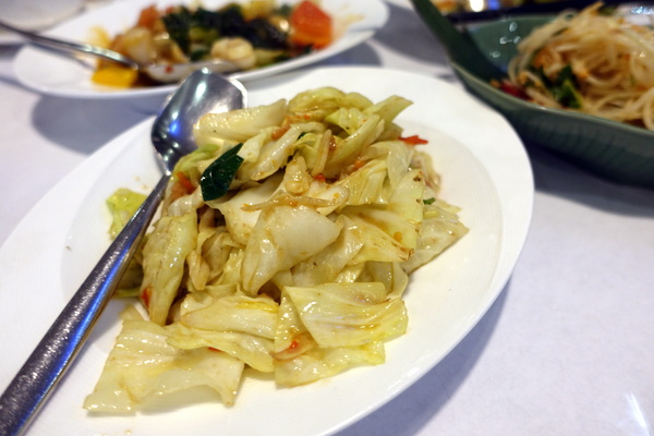 晶湯匙泰式主題餐廳(台北京站店)：(胖樺食記)台北車站京站內道地泰式料理「晶湯匙」，兼顧台灣人口味且氣氛佳服務好，適合多人聚餐