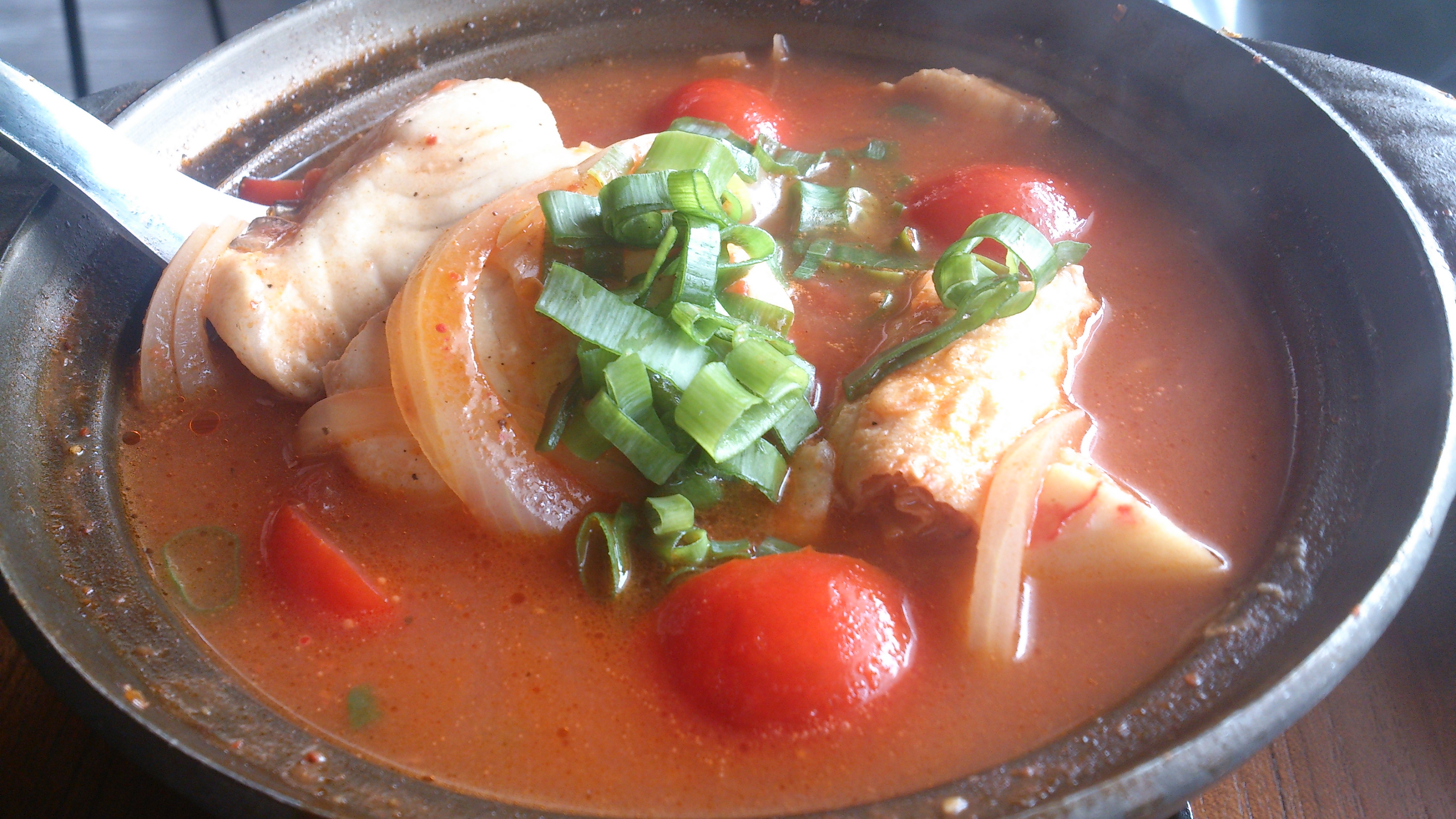 茄香水煮魚片鍋