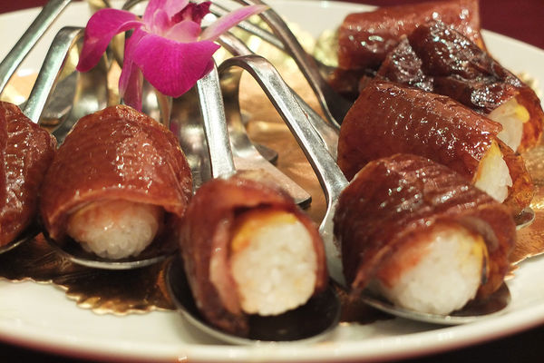 櫻桃烤鴨五吃：櫻桃鴨握壽司~