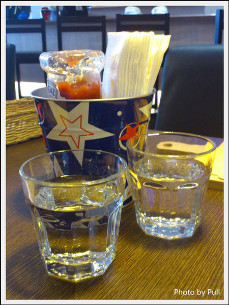 Burger Joint 7分So(朝富店)：【口碑券】拜訪朝富分店啦! Burger Joint 7分So (朝富店)