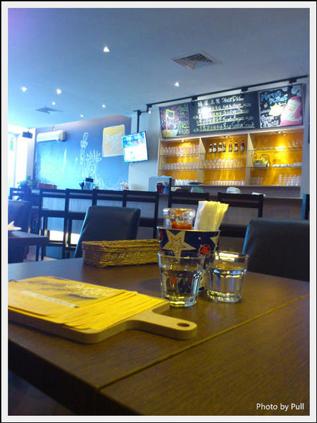 Burger Joint 7分So(朝富店)：【口碑券】拜訪朝富分店啦! Burger Joint 7分So (朝富店)