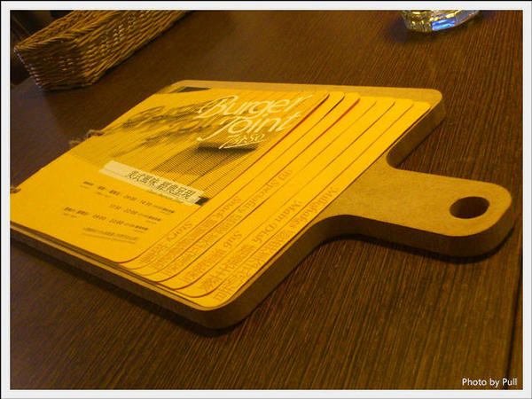 Burger Joint 7分So(朝富店)：【口碑券】拜訪朝富分店啦! Burger Joint 7分So (朝富店)