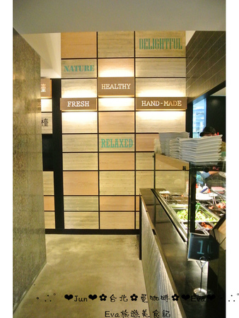 Famonn Coffee．曼咖啡：【食記－OpenRice特派員】oO。台北 松山區 光復北店 曼咖啡Famonn   份量適合分享，吃的極飽的曼咖啡，轉型啦！。o○。