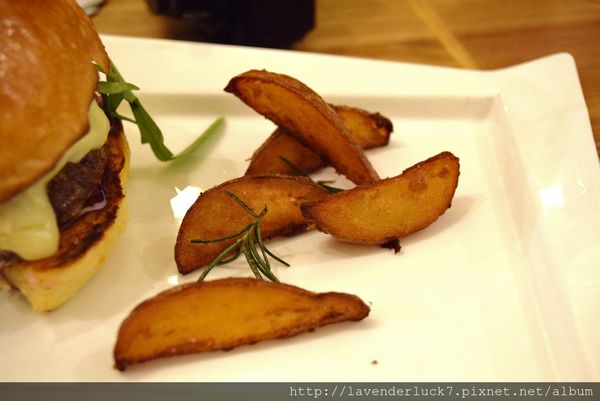 Famonn Coffee.曼咖啡:☆曼咖啡台北光復北店 13道菜攻略!!