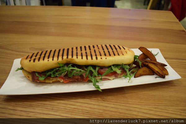 Famonn Coffee.曼咖啡:☆曼咖啡台北光復北店 13道菜攻略!!