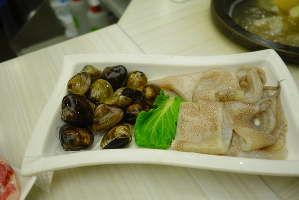 石二鍋(新店店):石二鍋 ~ 排隊也要吃的平價火鍋 - 捷運大坪林站