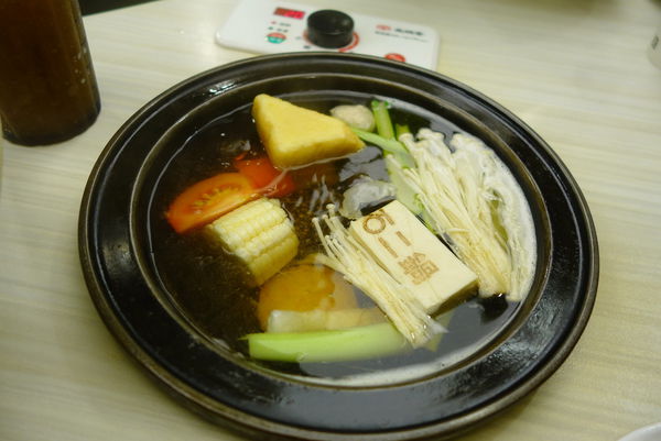 石二鍋(新店店):石二鍋 ~ 排隊也要吃的平價火鍋 - 捷運大坪林站