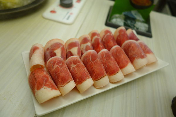 石二鍋(新店店):石二鍋 ~ 排隊也要吃的平價火鍋 - 捷運大坪林站