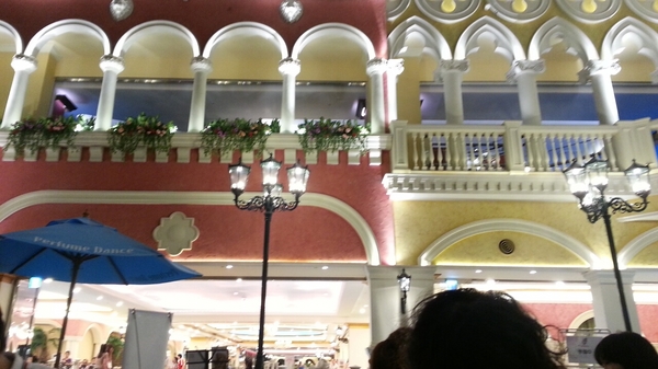 Perfume Dance 跳舞香水(板橋店):megacity 板橋大遠百~Perfume Dance跳舞香水~黑磚巧克力