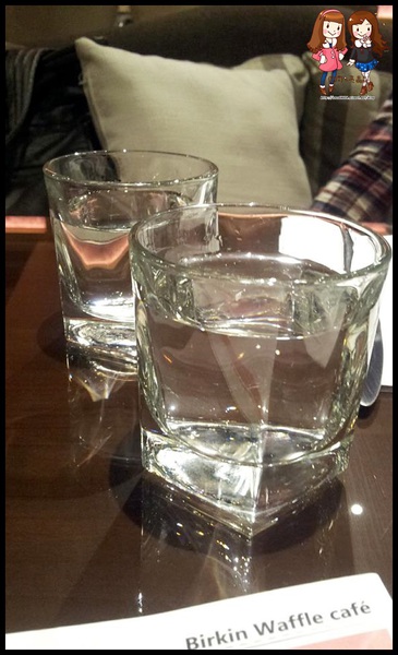 983274_525992490788048_2039311967_n