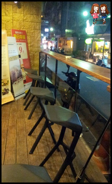 975074_526085797445384_970699285_n