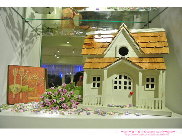 Oyami cafe:【食記】oO。。台北 西門町 Oyami cafe 超有鄉村田野風格的餐廳!而且~焗烤飯牽絲牽的好魂牽夢縈!!。o○。