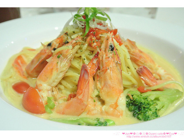 Oyami cafe:【食記】oO。。台北 西門町 Oyami cafe 超有鄉村田野風格的餐廳!而且~焗烤飯牽絲牽的好魂牽夢縈!!。o○。